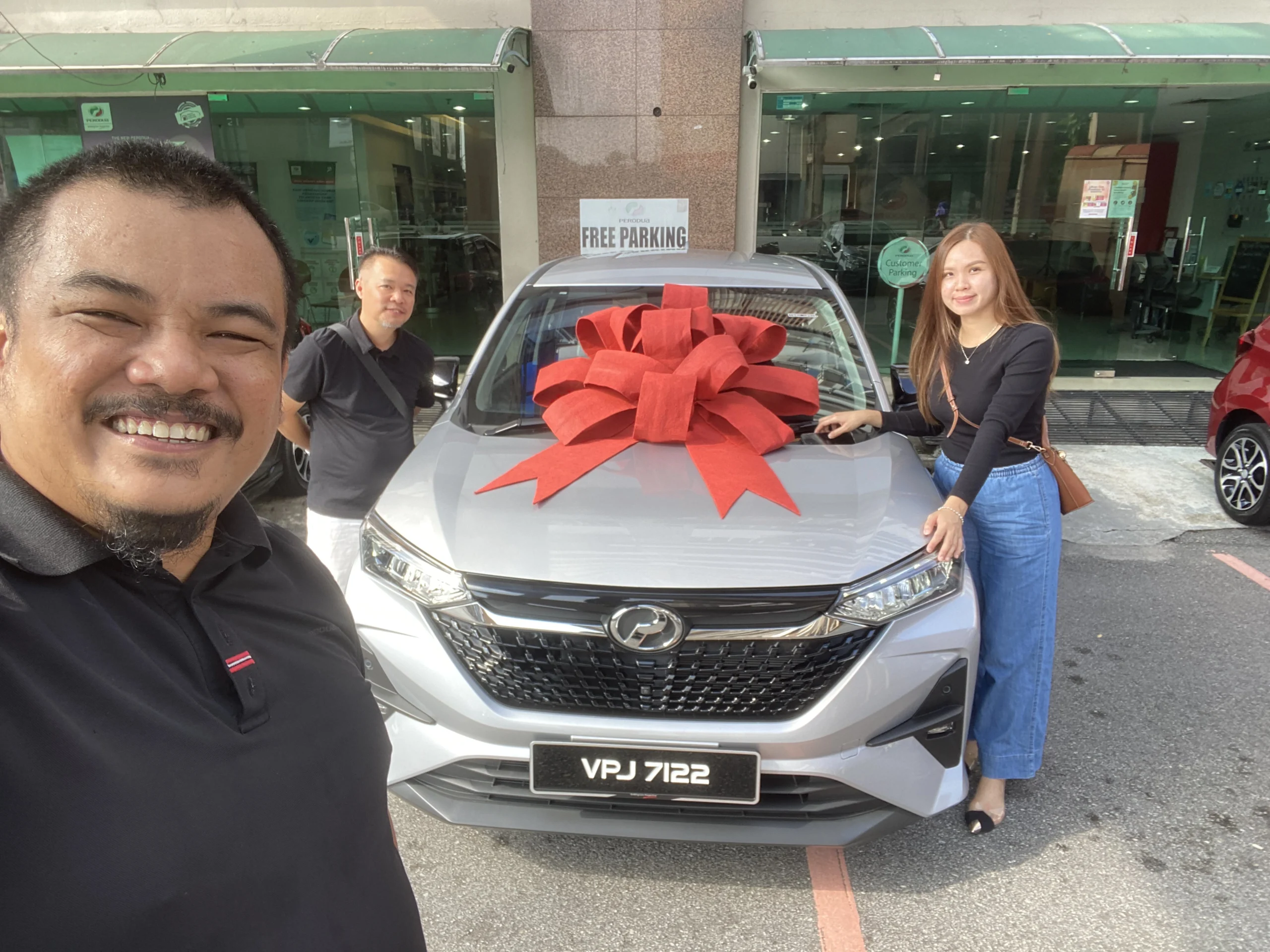 Testimoni pelanggan 6 - serahan kunci Perodua