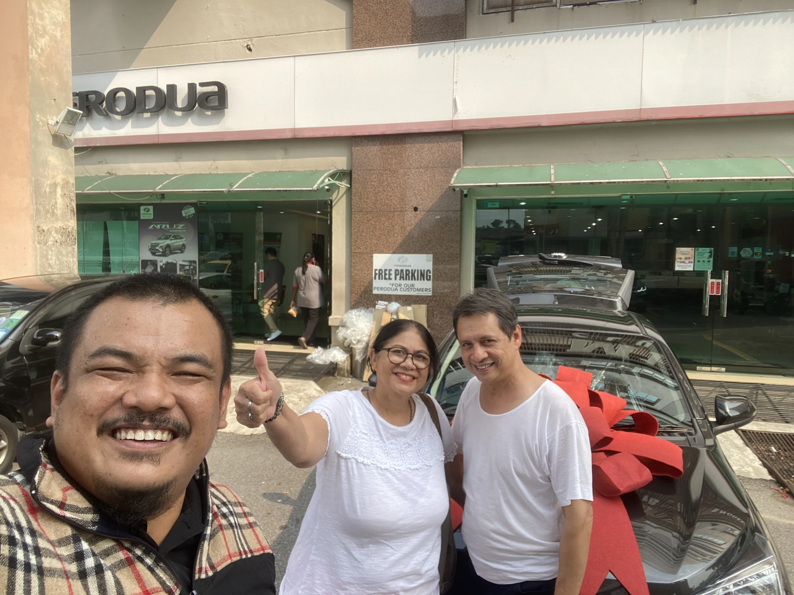 Testimoni pelanggan 4 - serahan kunci Perodua