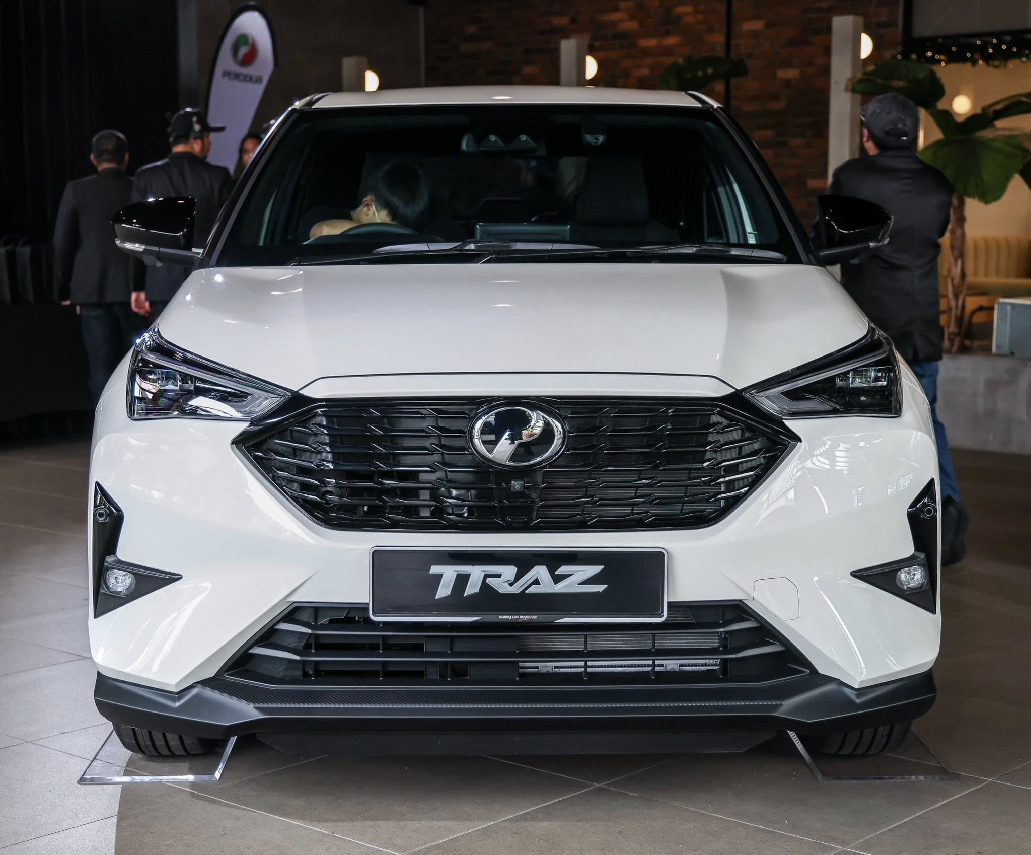Perodua Traz X vs H 2025 Perbandingan Harga Spesifikasi Malaysia